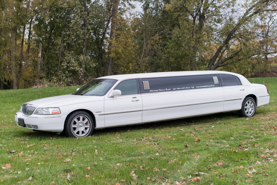 Improve Your Fine Dining Experience With a Limo